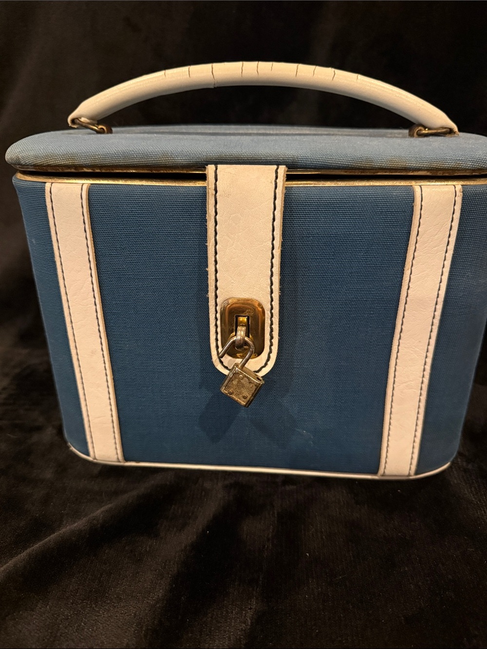 Vintage 1960s celebrity-style train case
